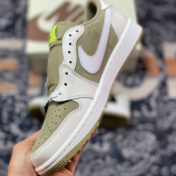 Travis Scott x Air Jordan 1 Low Golf 'Neutral Olive' - Picture 3 of 9